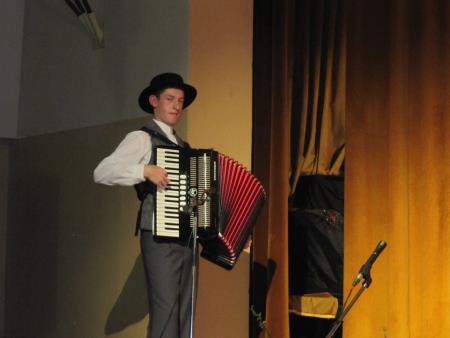 Prireditev Druži naju ples in petje posvečena dnevu žena 15